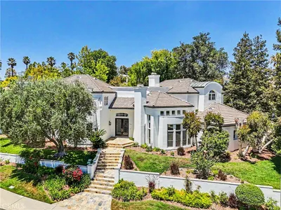 3907 Peartree photo 2