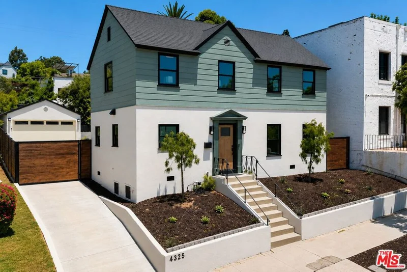 4325 Price Street photo 2