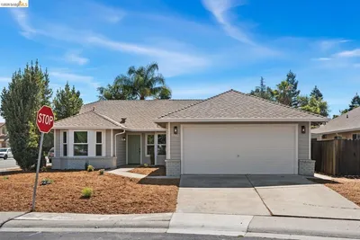 5901 Pine Vista WAY