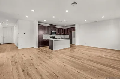 505 Pinedale photo 2