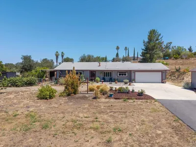13734 W Oak Glen Rd