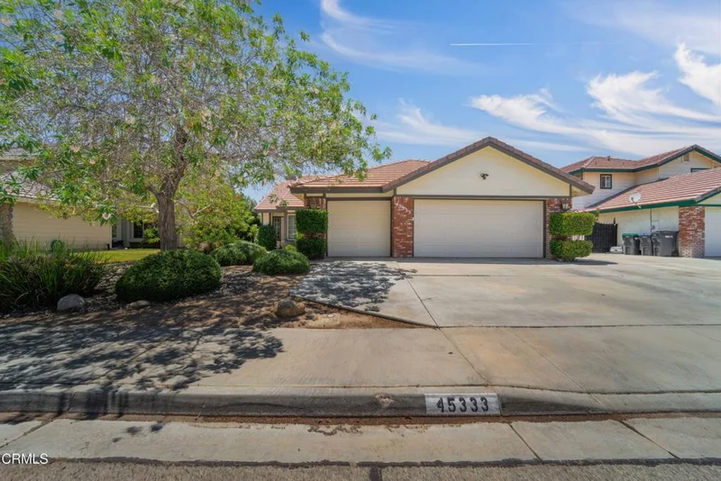 45333 Pickford Avenue, Lancaster, CA 93534