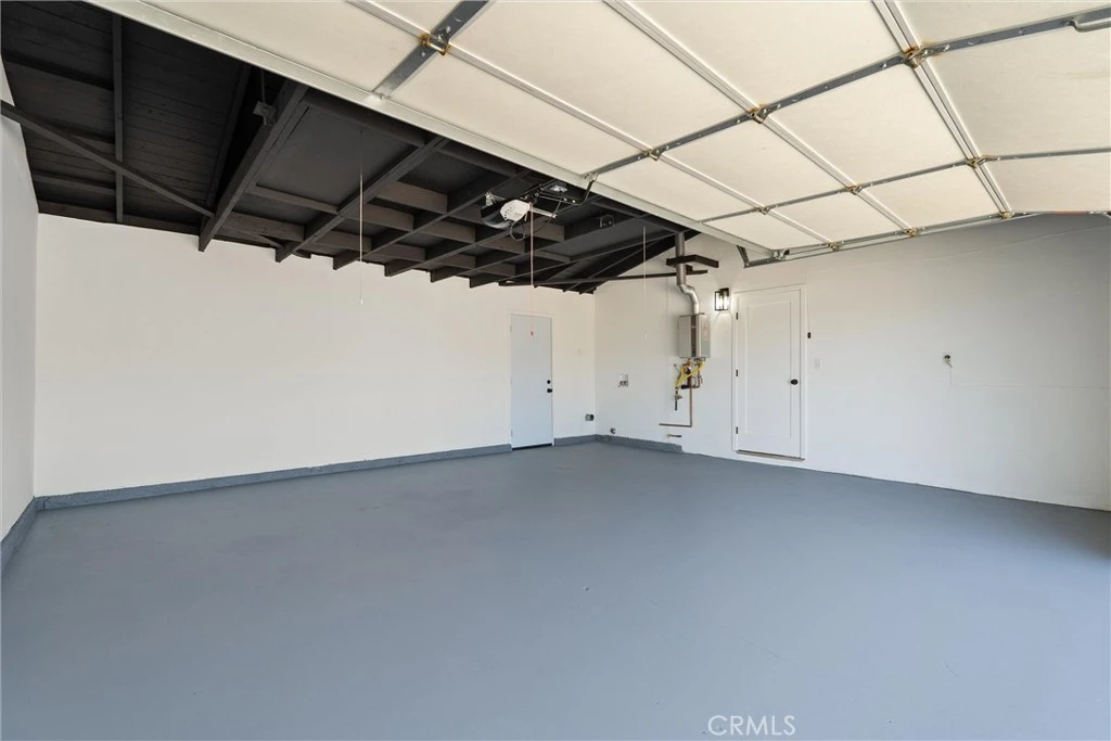 Interior 4