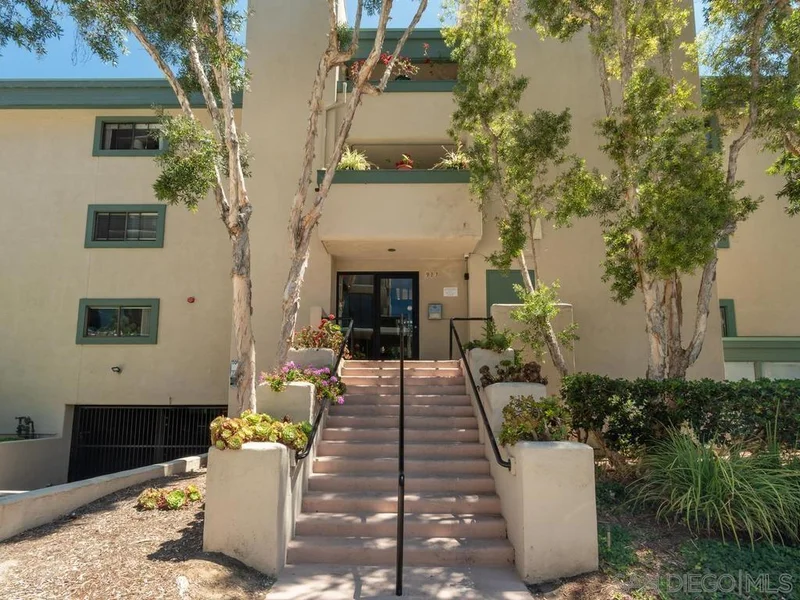 917 Torrance 19 photo 2