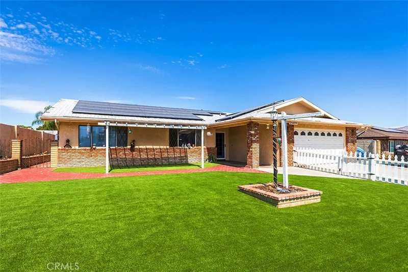 Photo 2 of 25459 Bellview