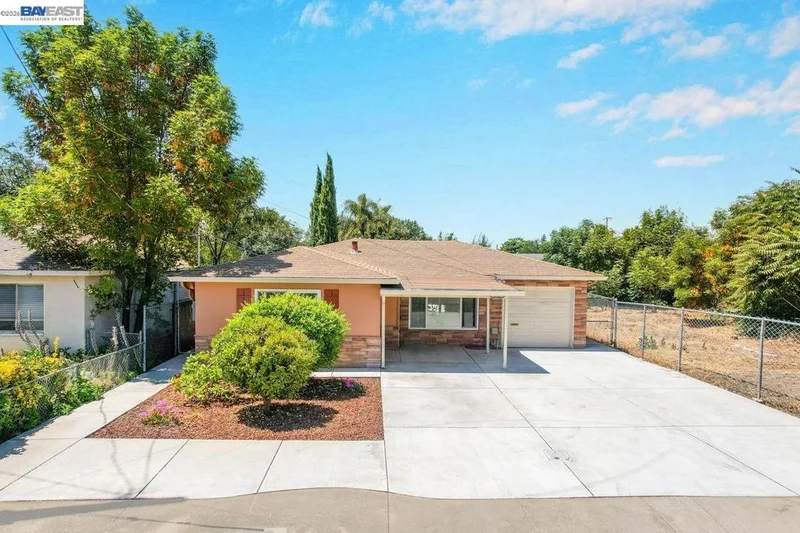 33327 2nd St, Union City, CA 94587
