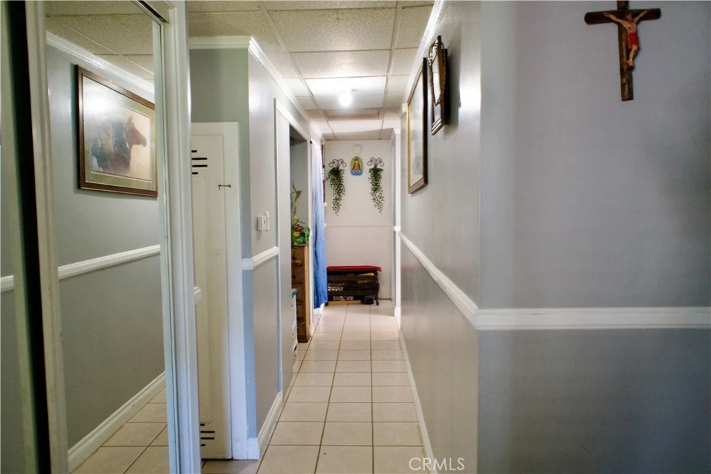 Interior 4