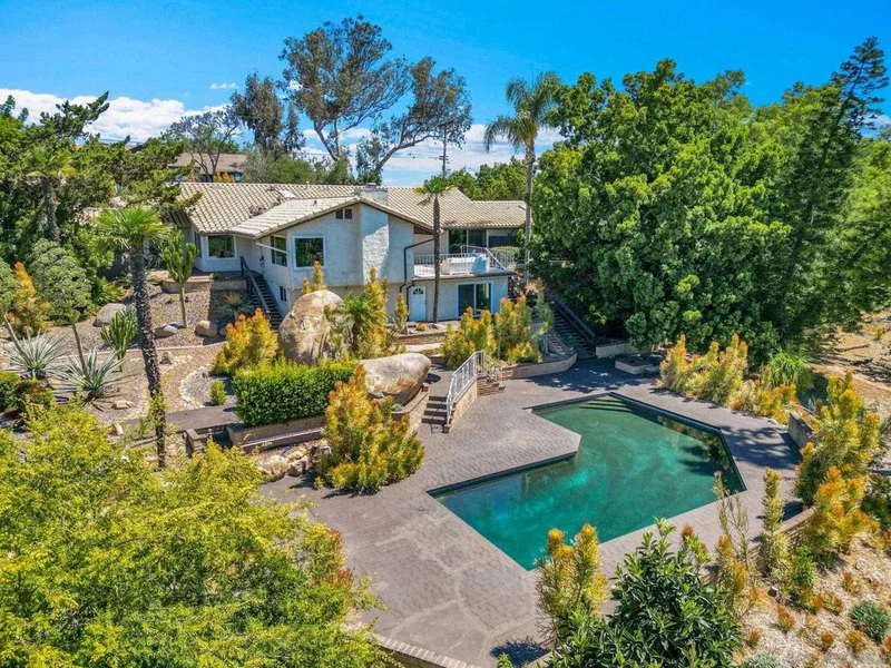 1389 Merritt Dr