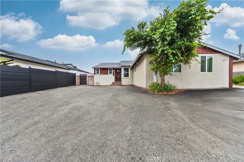 6943 Nagle Avenue, North Hollywood, CA 91605