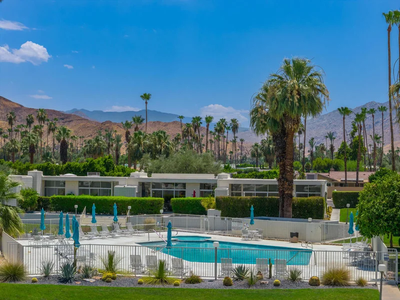 720 E La Verne Way