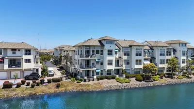 500 Baltic Circle 536