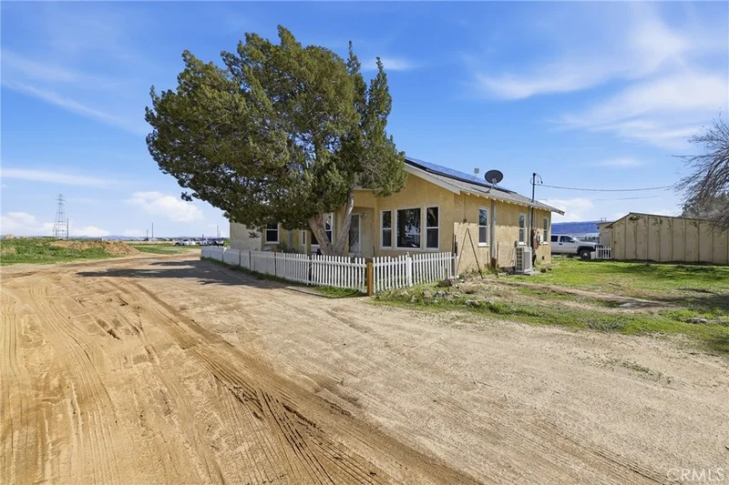 9200 W W Avenue H, Lancaster, CA 93536