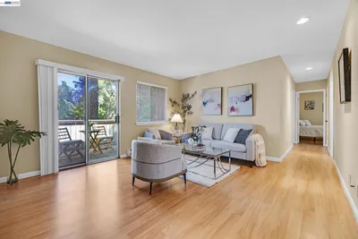 1029 Cheryl Ann Cir 67 photo 2