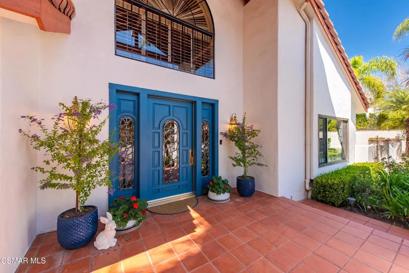 351 Las Tuero Court photo 2