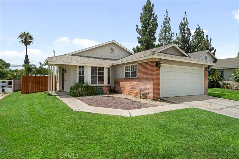 15957 Randall photo 2