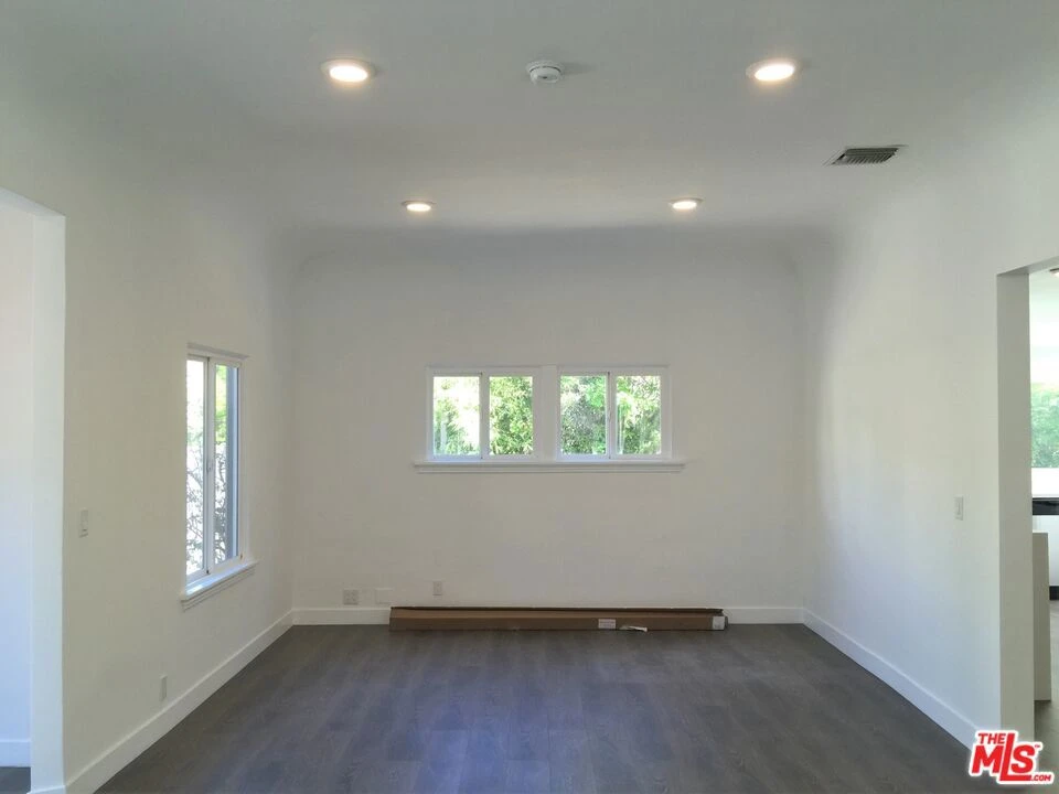 Interior 3