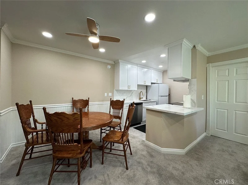 552 N Bellflower Boulevard 220