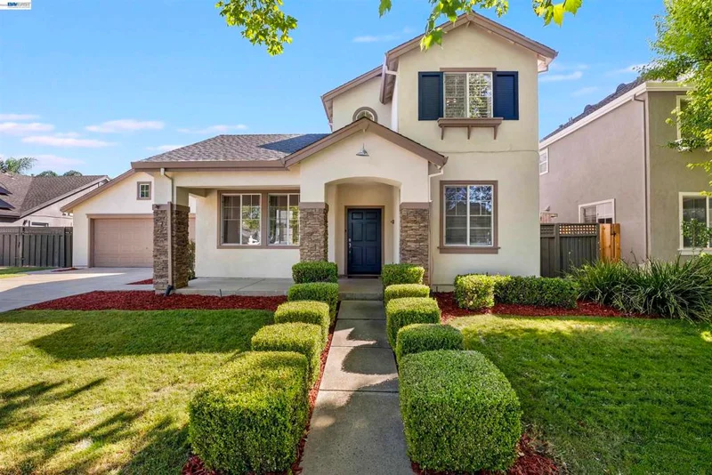 3009 Perry Ln