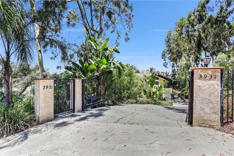 Photo 2 of 3931 E Lorencita Drive