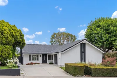 25552 Mackenzie Street