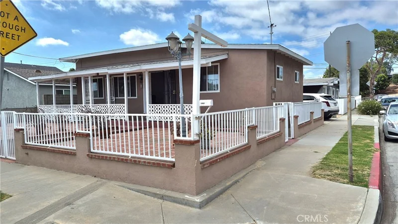 3661 Seabright Avenue photo 2