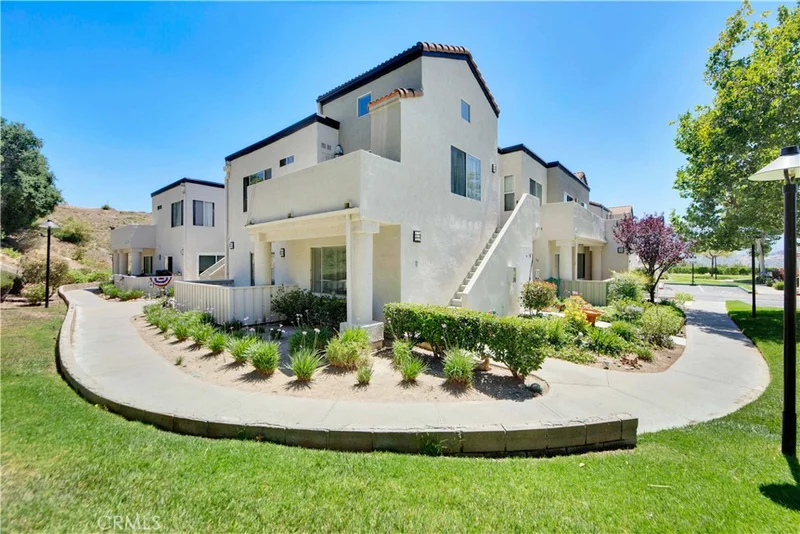 21203 Trumpet Drive 102, Newhall, CA 91321
