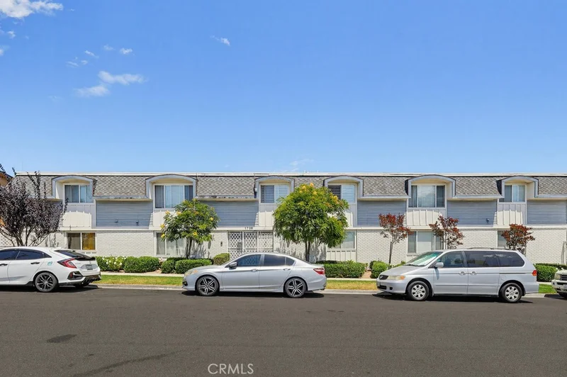 1720 Newport Avenue 2 photo 2