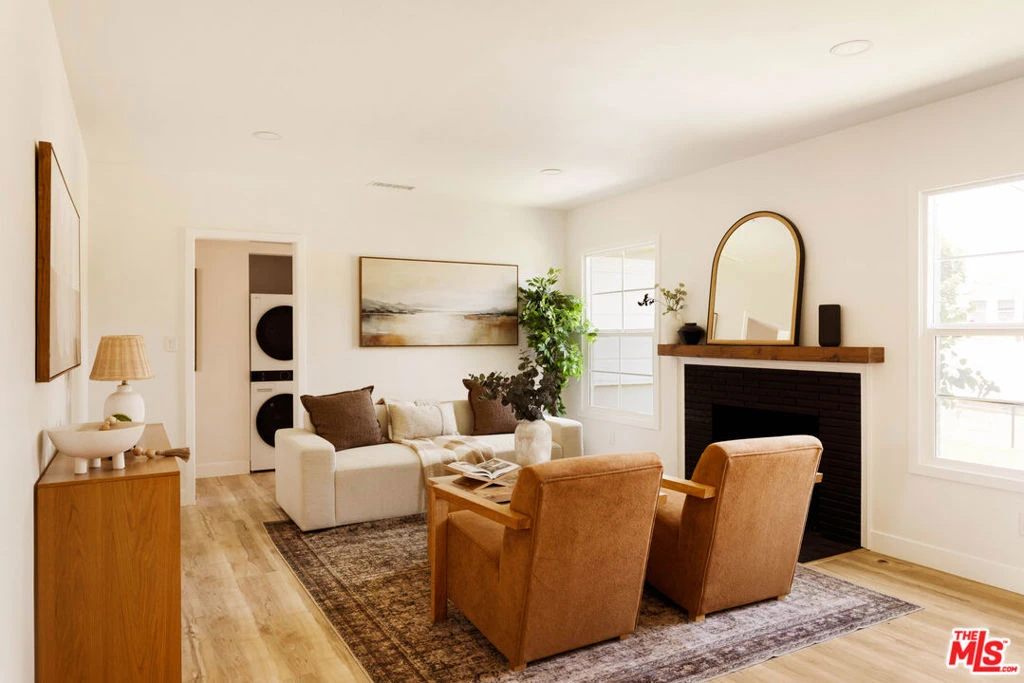 Interior 4