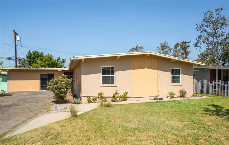 5937 N Orangecrest, Azusa, CA 91702