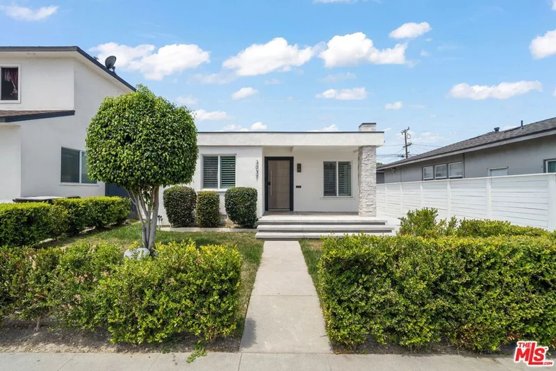 3037 Pacific Avenue