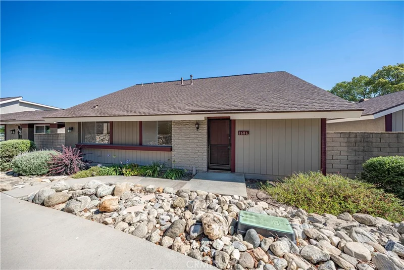 1686 Carmel Circle E