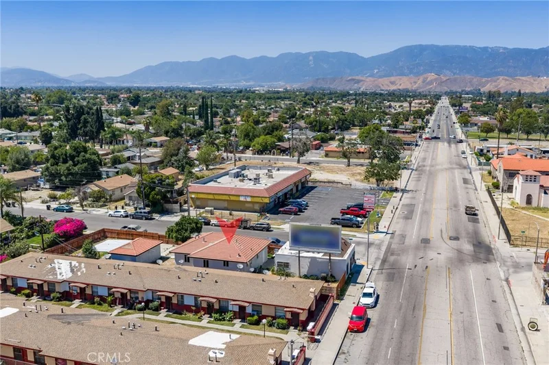 796 N Mount Vernon Avenue