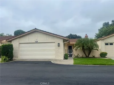 3149 Via Vista C