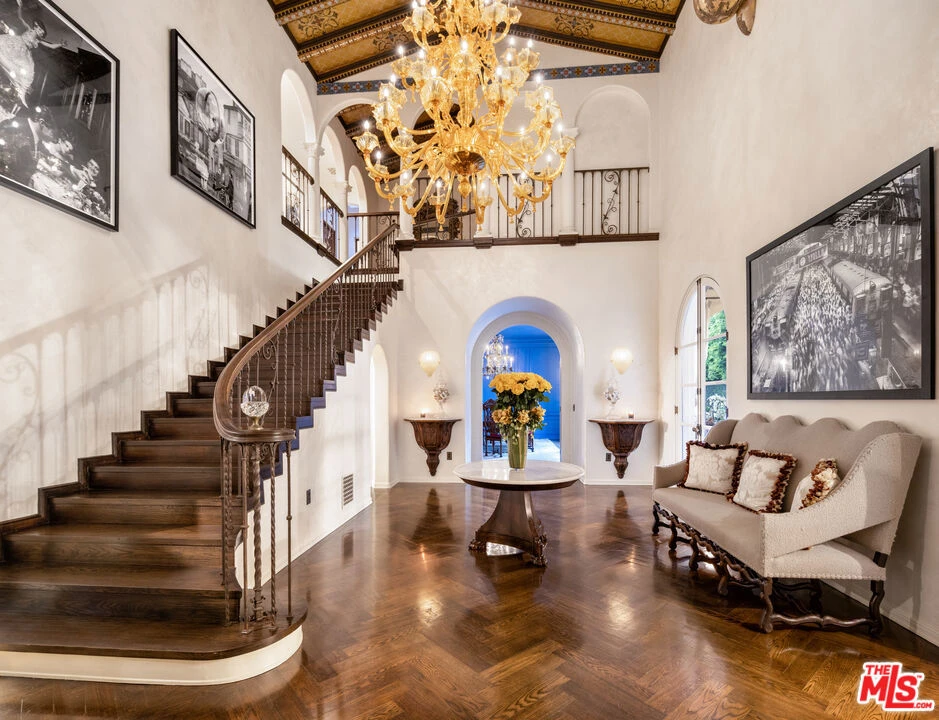 Interior 2