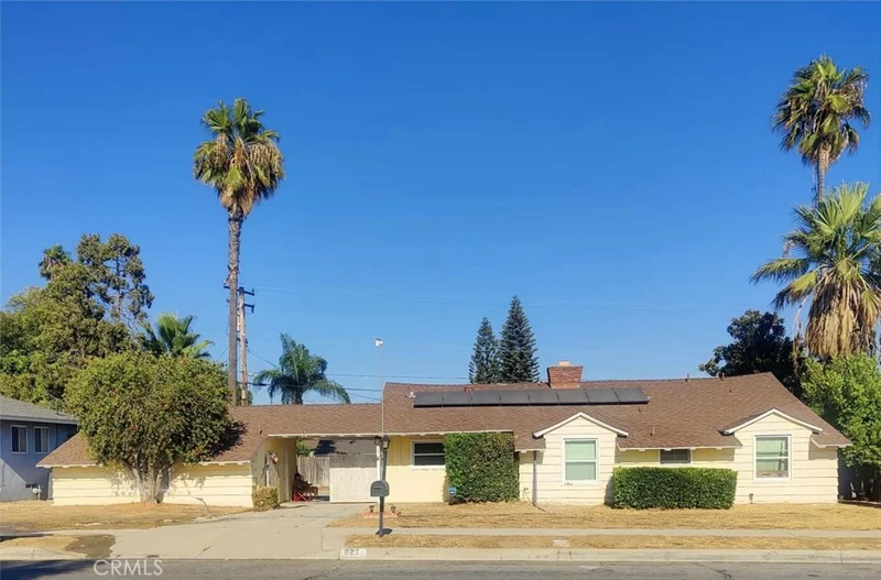 827 N Sycamore