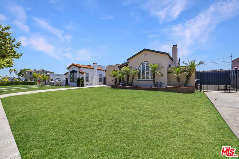 2430 W 77th Street