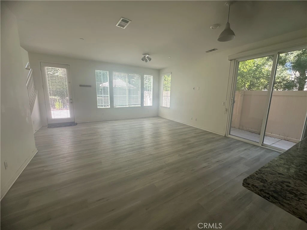 Interior 4