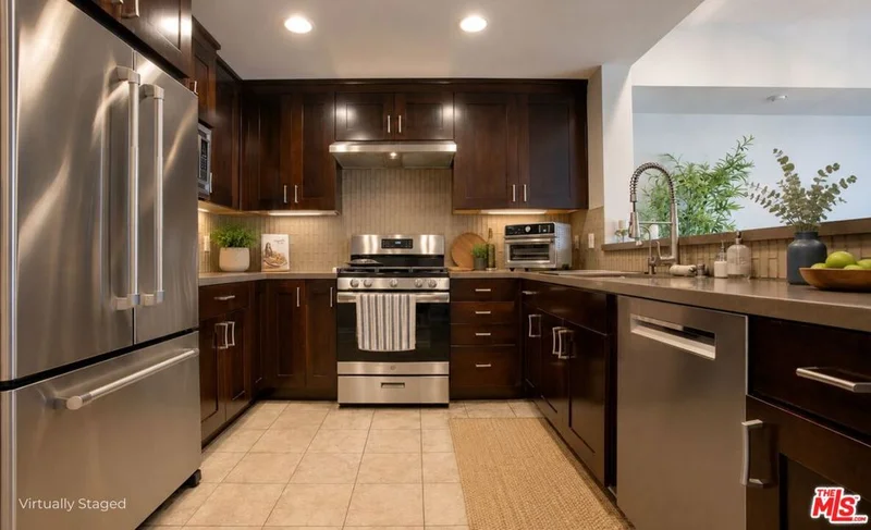 1430 S Beverly Glen Boulevard 303 photo 2