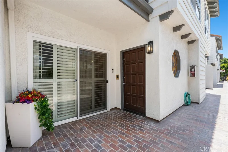 1171 Stanford Street 6 photo 2