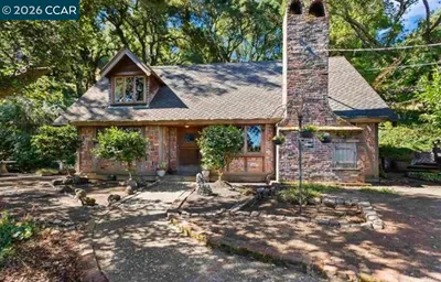 10 El Rincon, Orinda, CA 94563