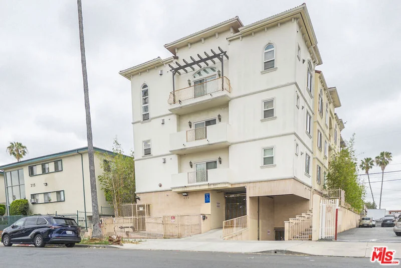 309 S Mariposa Avenue 301