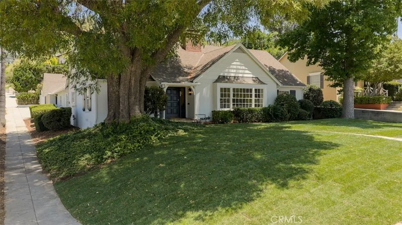 203 E Mountain