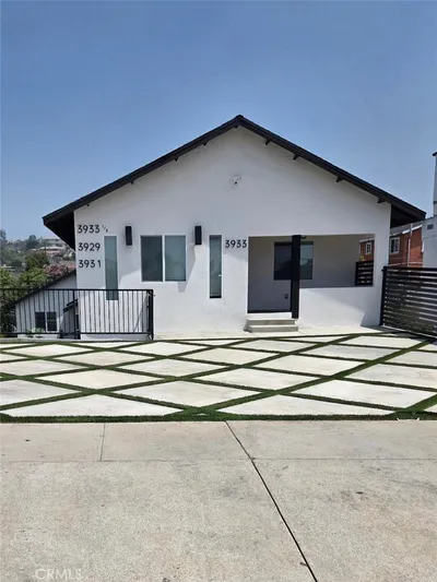 3933 Cesar E Chavez Ave