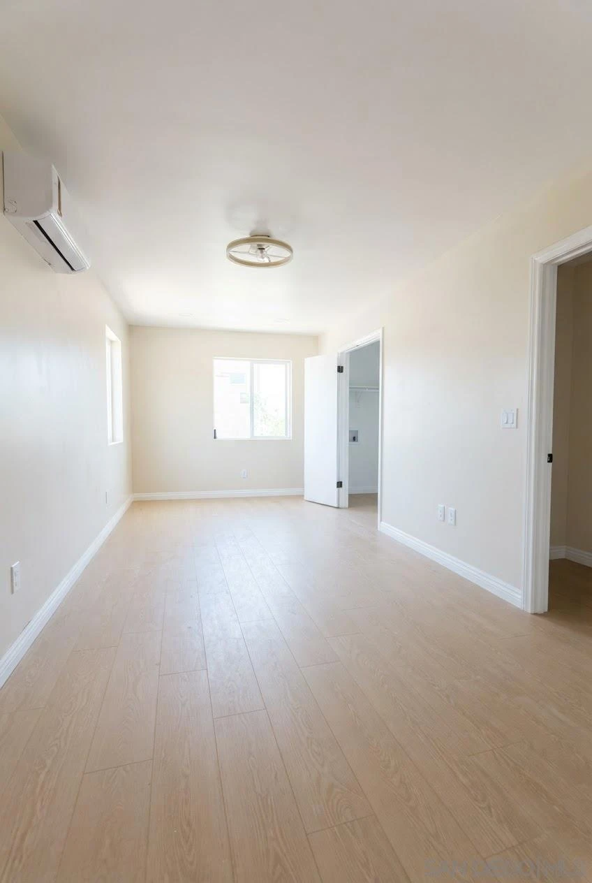 Interior 4