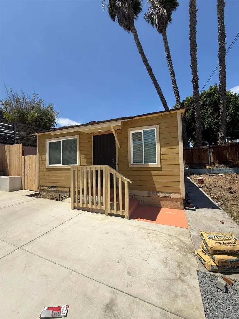 1207 E 8th, National City, CA 91950