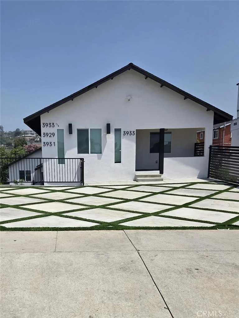 3929 Cesar E Chavez Ave photo 2