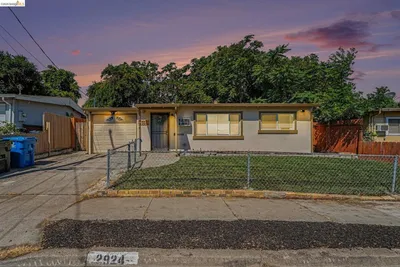 2924 Elizabeth Ln photo 2
