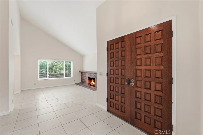 27371 Viana photo 2