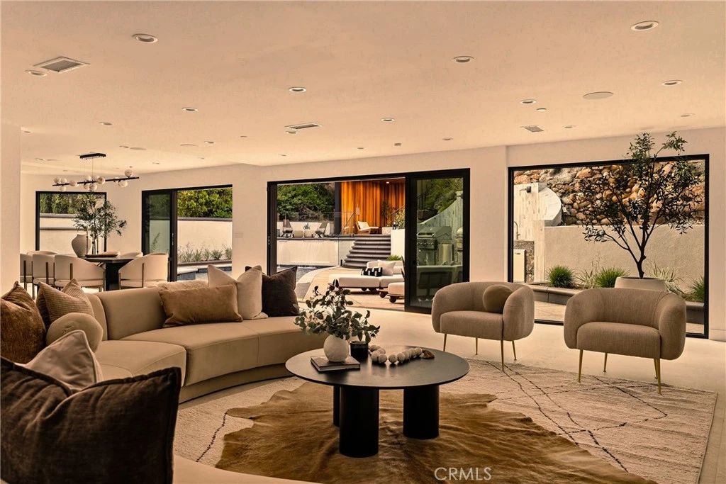 Interior 3