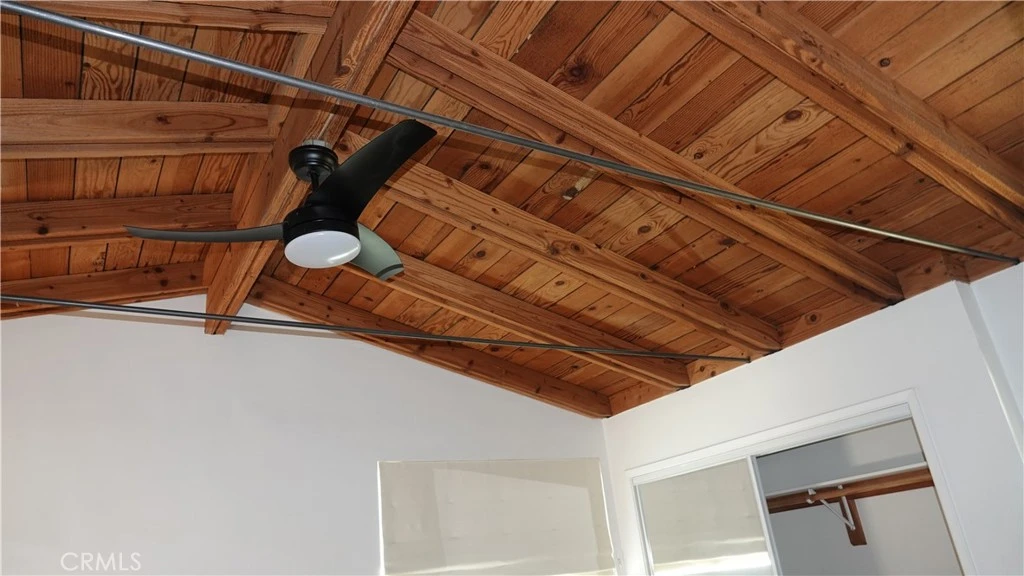 Interior 4